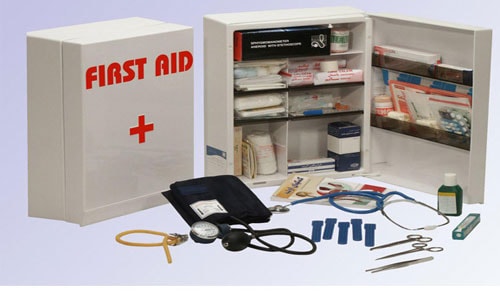 لوازم موجود در جعبه کمک های اولیه