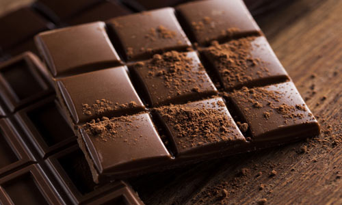 شکلات تلخ برای درمان قاعدگی